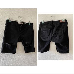 Hollister guys super skinny distressed Bermuda size 3s w26 L28